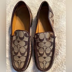 Traditional Coach 8.5 loafers EUC